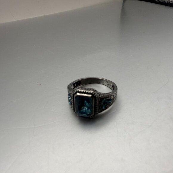 Blue Glass Stone Silver Tone Ring Vintage Style Size 8 - Picture 4 of 6